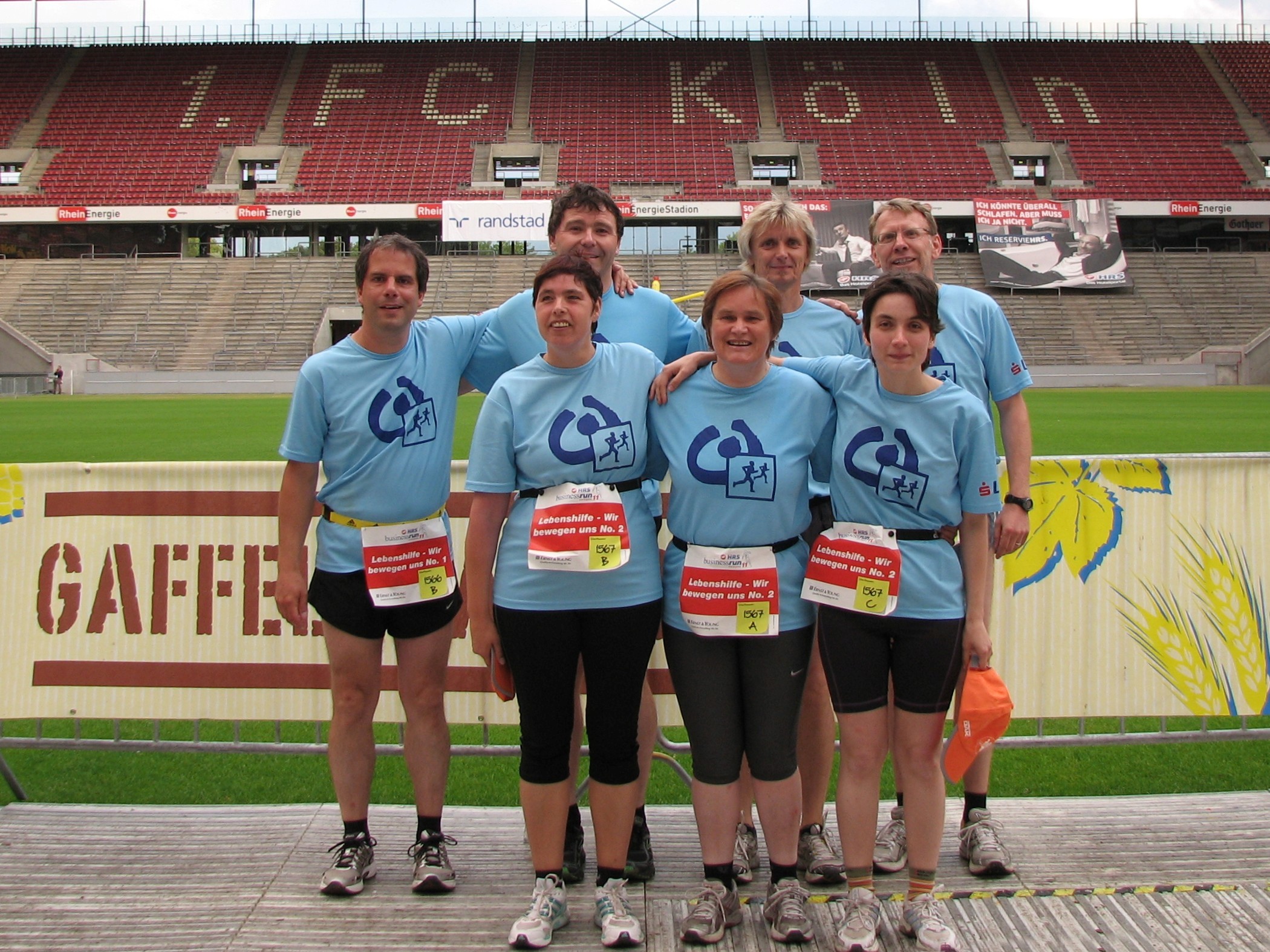 Laufteam im RheinEnergie Stadion